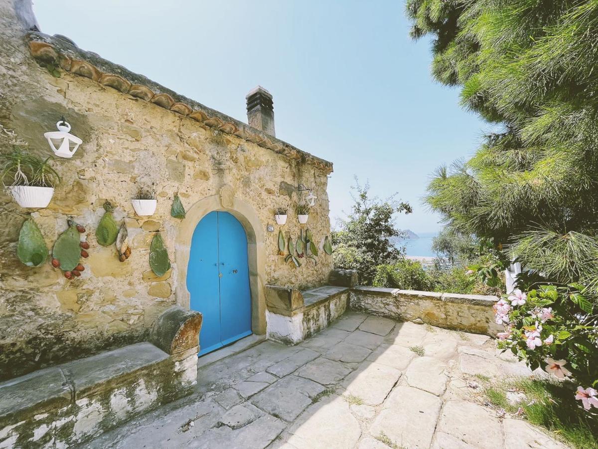 לינה וארוחת בוקר Capo dʼOrlando La Casa Del Nespolo מראה חיצוני תמונה