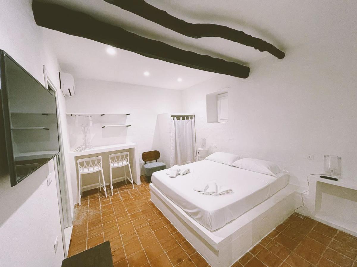 לינה וארוחת בוקר Capo dʼOrlando La Casa Del Nespolo מראה חיצוני תמונה